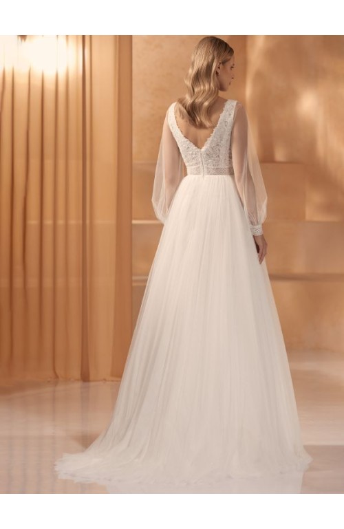 10111 V. NOVIA TANISHA