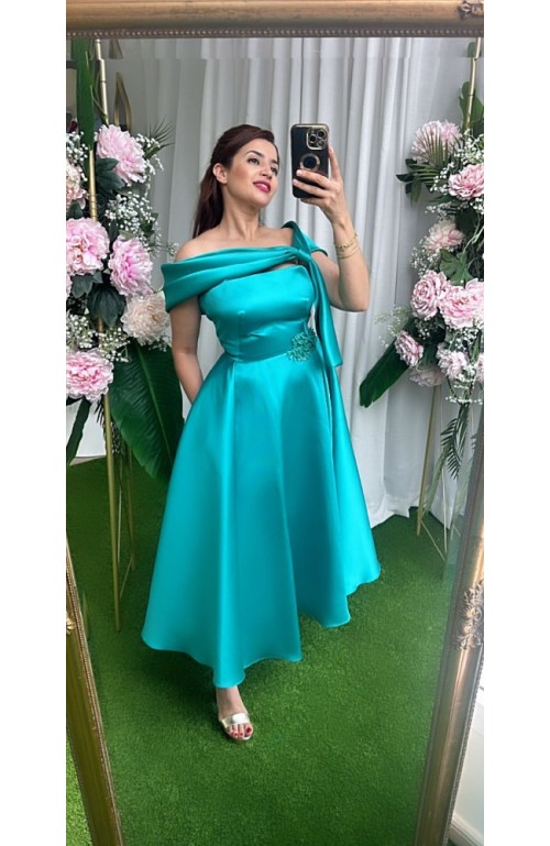 8121 Vestido Atira