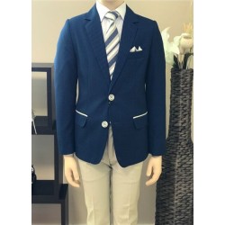 8266 Traje comunión Josue